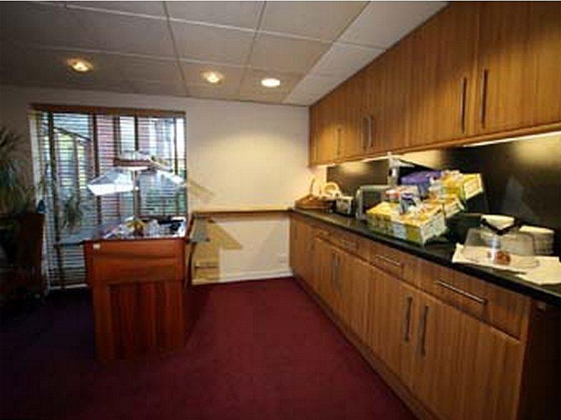 Ramada Bristol West Hotel Easton in Gordano Restaurant photo